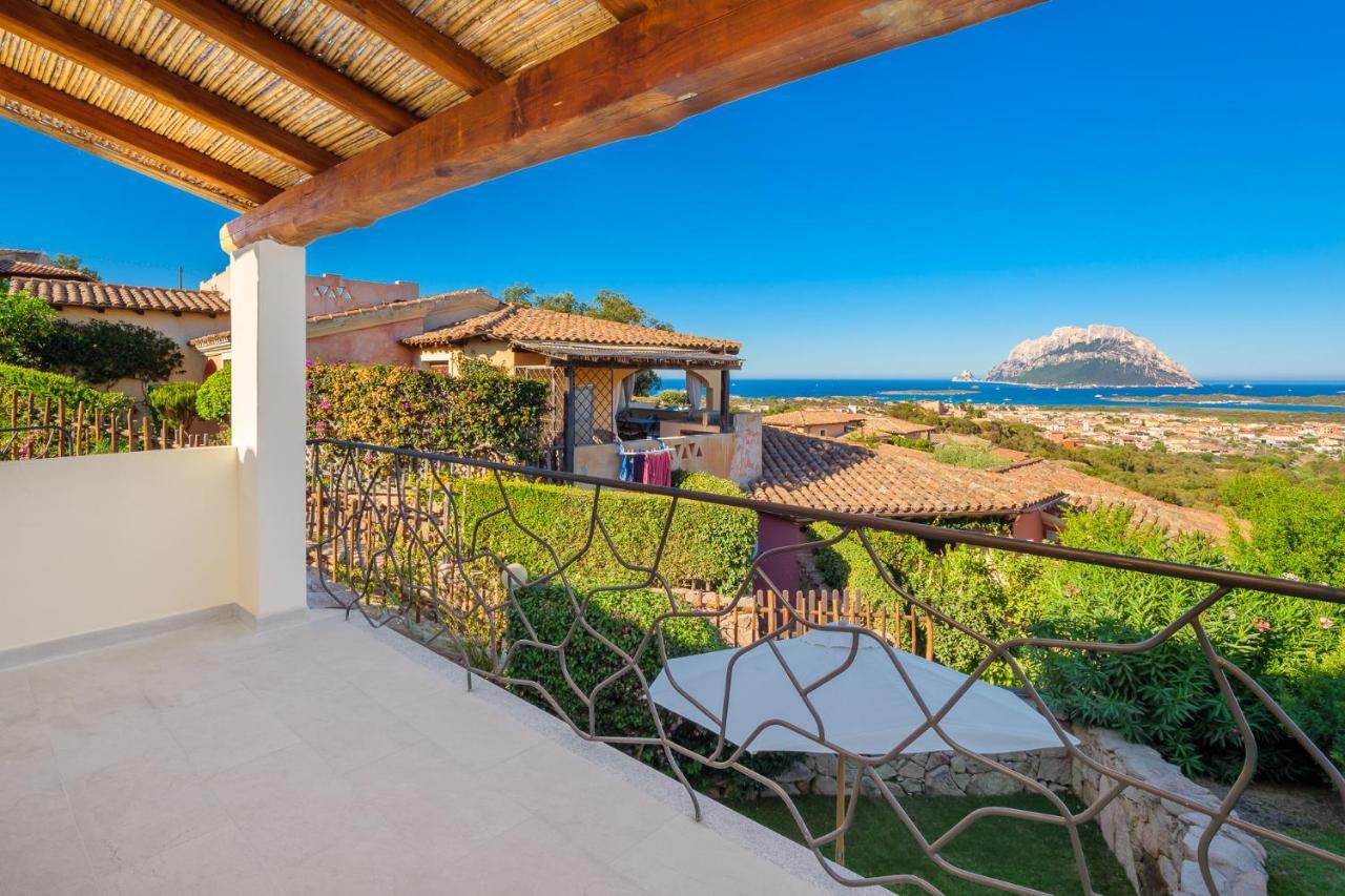 With Breathtaking View I Private Garden I Bbq Porto San Paolo (Sardinia)